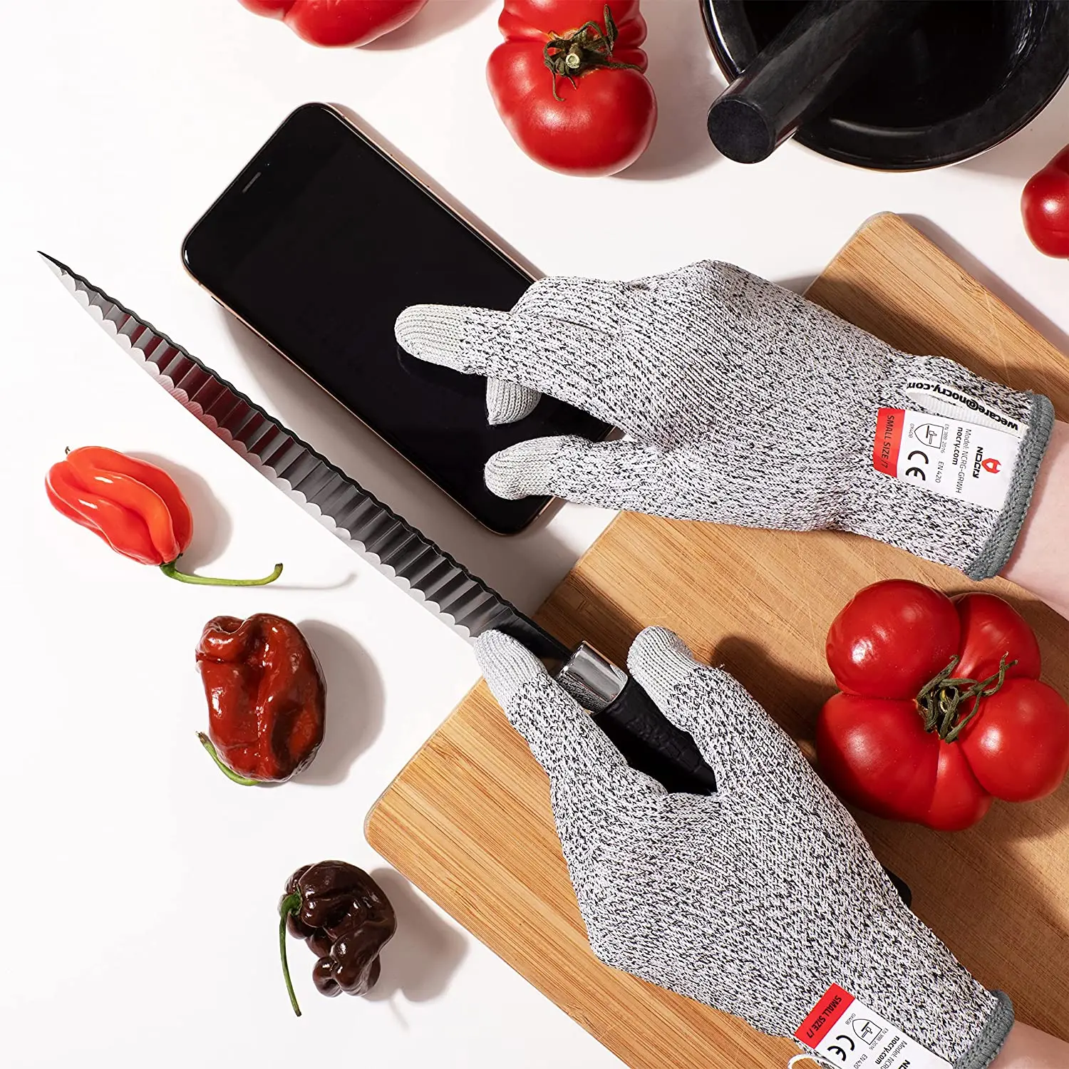 耐切創レベル5、3本のタッチスクリーン対応指付きカット耐性グ - Leatherworking Leveling のレビューと価格